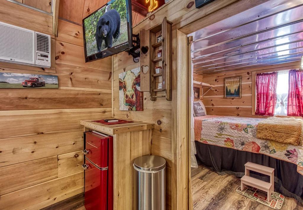The Tiny Barn, 1089 Free Tickets Each Paid Day, Dollywood And More Sevierville Dış mekan fotoğraf