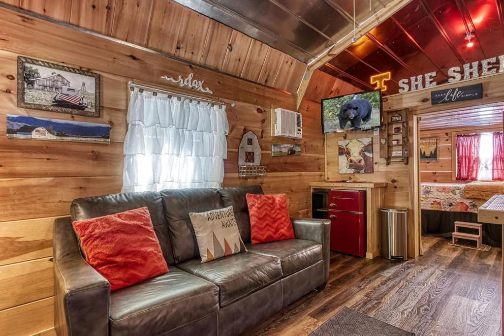 The Tiny Barn, 1089 Free Tickets Each Paid Day, Dollywood And More Sevierville Dış mekan fotoğraf